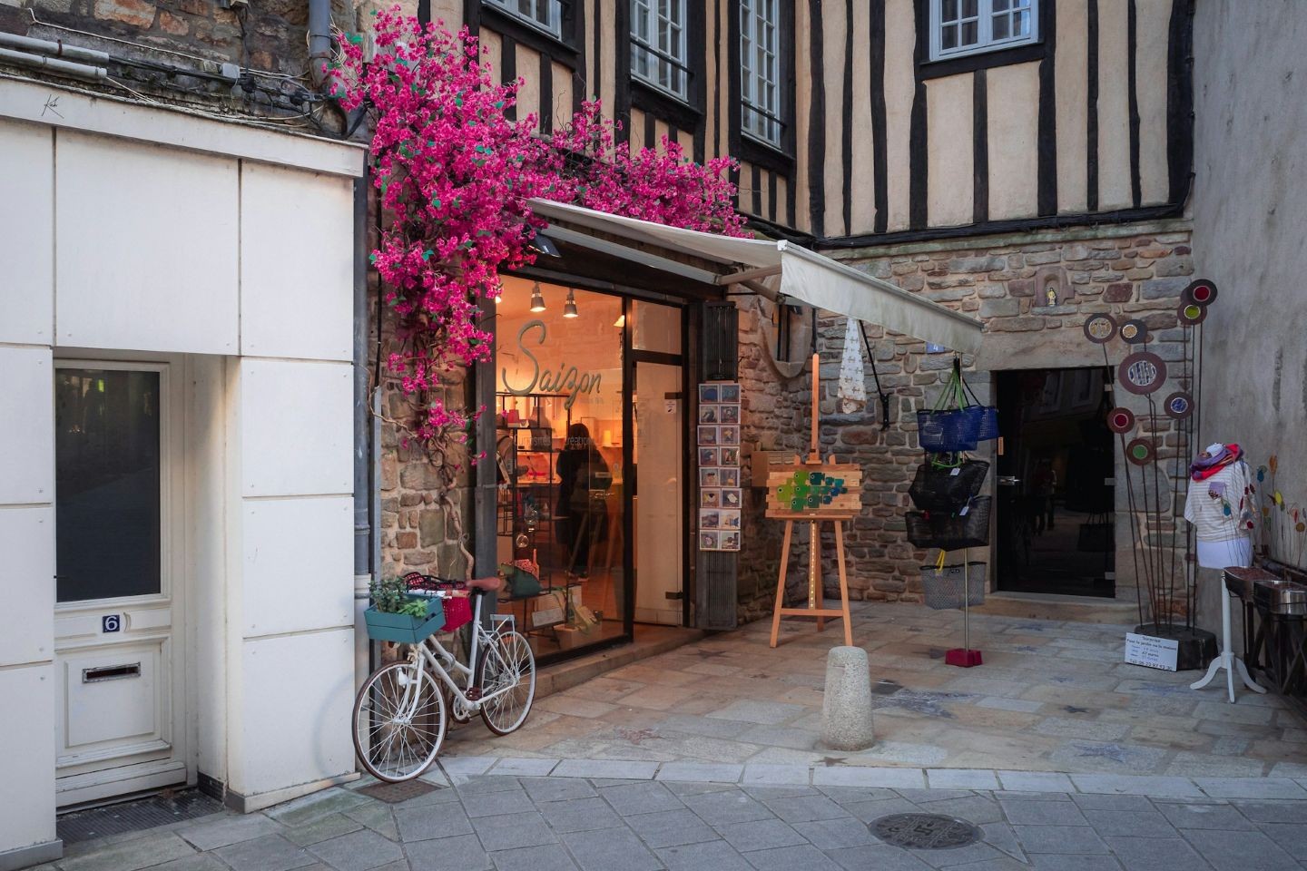 Shop at Zara City Plaza